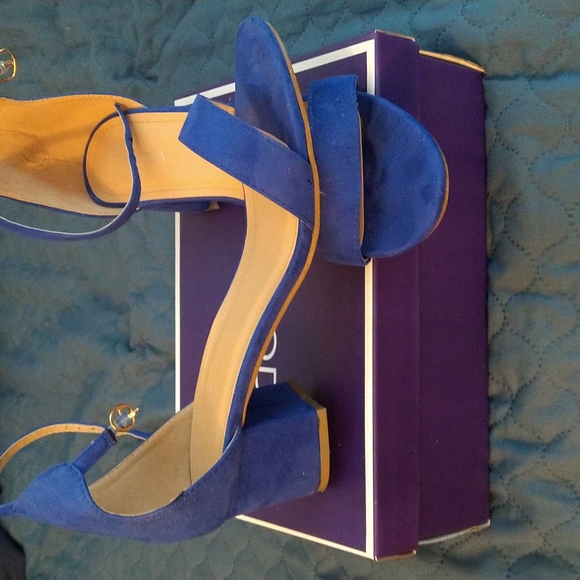 Shoes - Picture 3 of 3